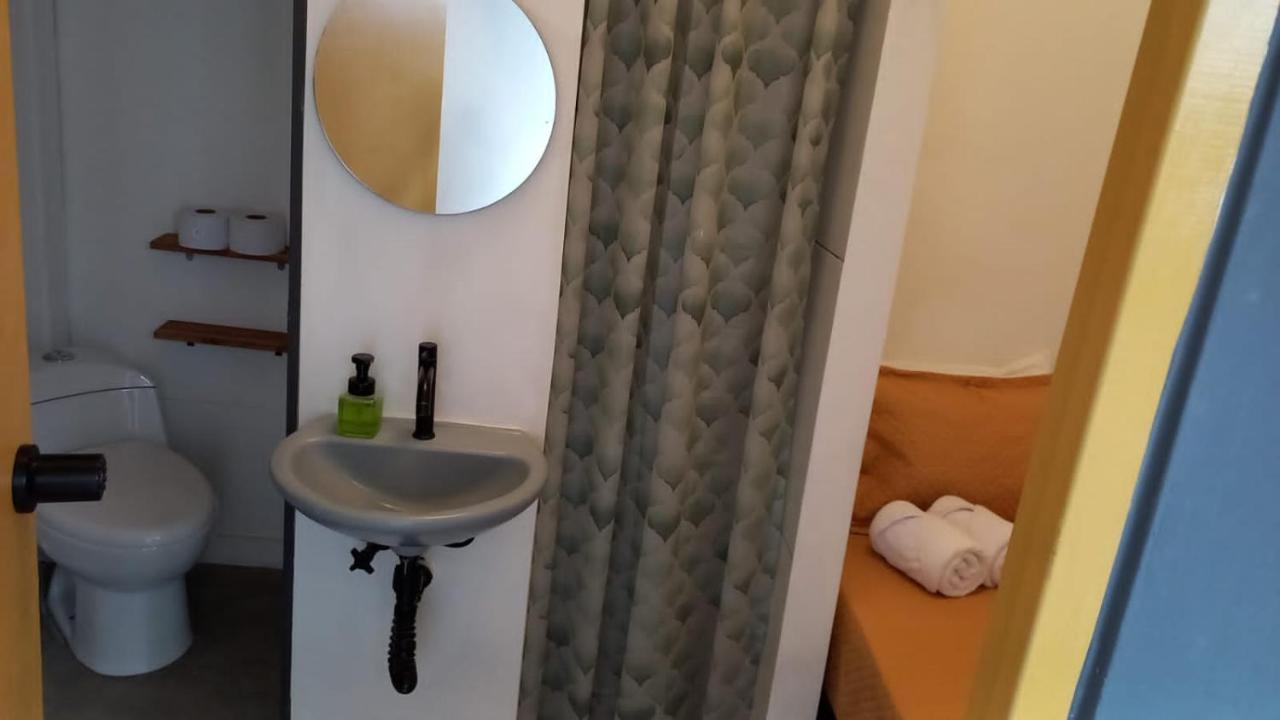 Casa Mosaiko Primer Parque Laureles 메딜린 외부 사진